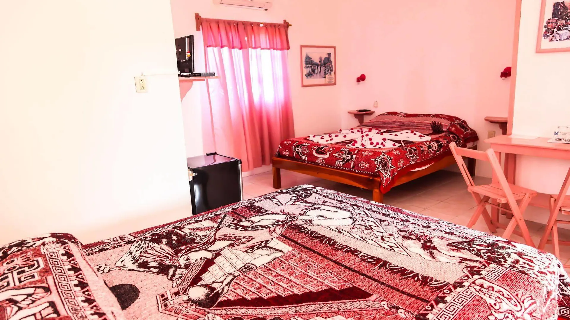 Hotel Residencia La Mariposa contacts